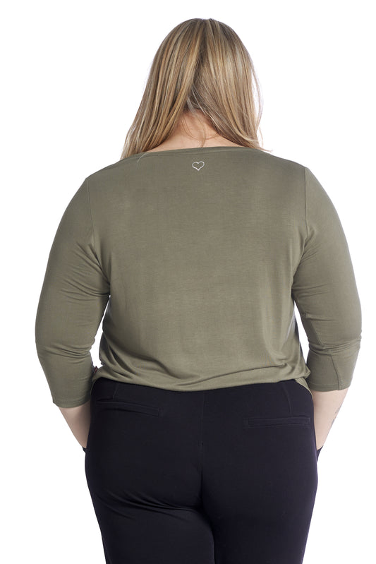 Plus size T-shirt dame Army med 3/4 ærmer – Blød og komfortabel