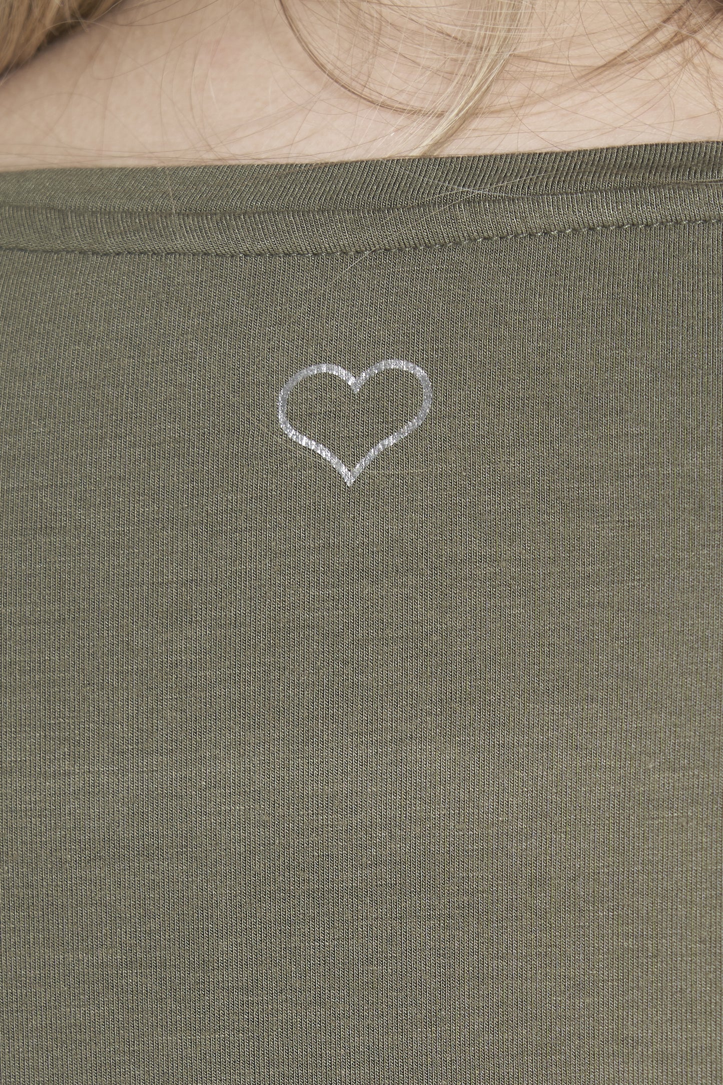 Plus size T-shirt dame Army med 3/4 ærmer – Blød og komfortabel