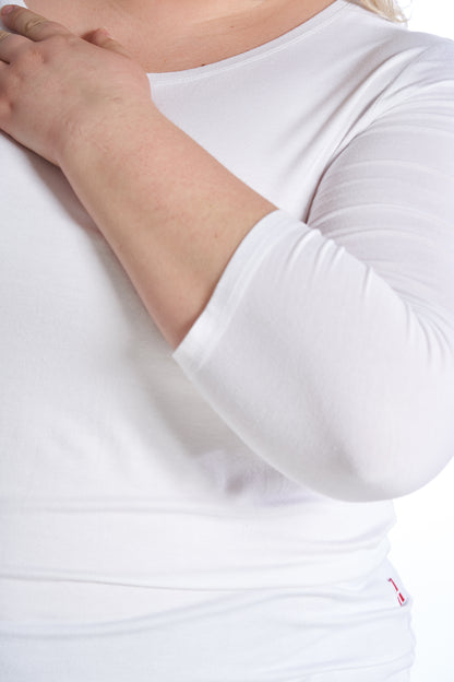 Plus size T-shirt dame, hvid med 3/4 ærmer – Blød og komfortabel