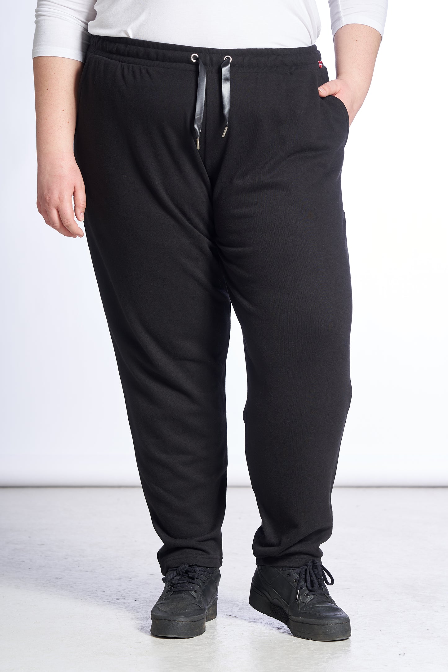 Plus size sweatpants dame – Str. 42-60 Black